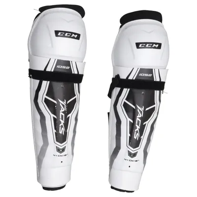 Hockey equipment (Tacks hockeybenskydd Senior) from CCM