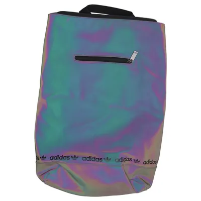 Sac à dos (Adidas Originals backpack, holographic backpack, iridescent backpack, metallic backpack, reflective bag, festival backpack, y2k backpack, cyber aesthetic bag, rave backpack, streetwear backpack, shiny backpack, futuristic fashion, adidas bag, casual backpack, unisex backpack, urban fashion, statement accessory, aesthetic backpack, travel bag, school backpack, trendy backpack, reflective fashion, cool backpack, sporty streetwear, everyday bag, fashion backpack y2k fashion, tiktok fashion, cyber y2k, rave aesthetic, holographic aesthetic, pinterest outfit inspo, futuristic style, viral tiktok style, streetwear aesthetic, indie sleaze, 2000s fashion, cybercore, cool girl aesthetic, edgy fashion, alt style, festival fashion, metallic aesthetic, shiny fashion, nightlife aesthetic, urban style, trend aesthetic, aesthetic outfit, sporty fashion, adidas aesthetic, statement piece, modern streetwear, electro style, fashion inspo, hype style, clubwear vibes) de Adidas Originals Polyester, Polyuréthane