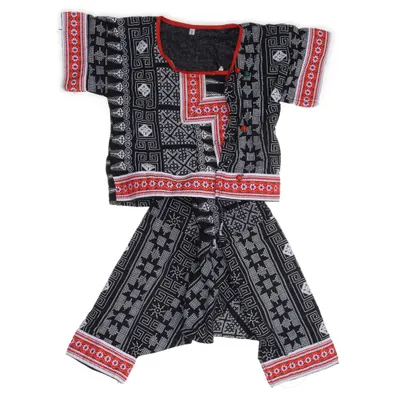 Folkdräkt (Svart, Vit, Röd, Flerfärgad)