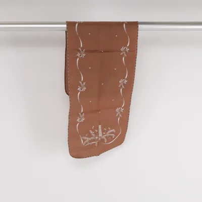 Table runner (Brown) from Waltherschied Cotton