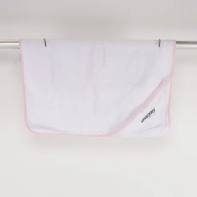 Bath towel (White, Pink) from Kariban Cotton