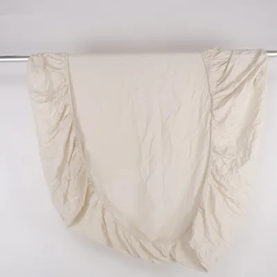 Dra-på-lakan (Beige) från Novitesse