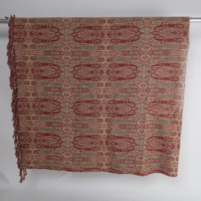 Överkast (Röd, Grön, Beige) från Vossberg