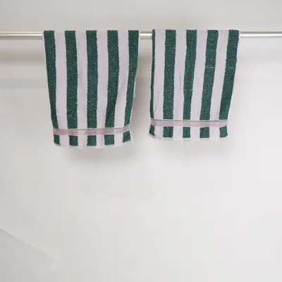 Bath towel (Green, White) from Vossen