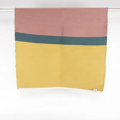 Tapis tissé (Jaune, Rose, Vert) de Haims Porto