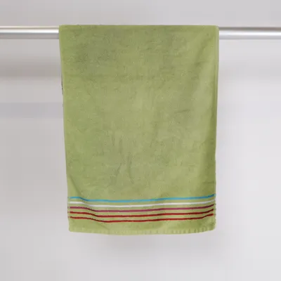 Bath towel (Green, Red, Blue, White) from Miomare Cotton