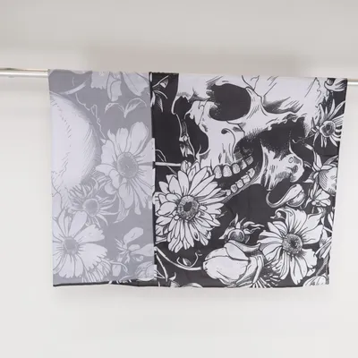 Shower curtain (Black, White)