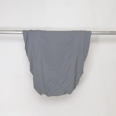 Dra-på-lakan (Grå) från Amazon Basics Polyester