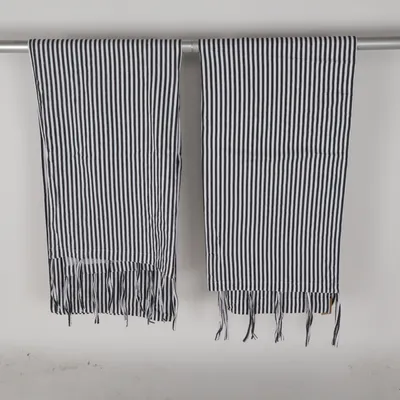 Schlaufen-Gardinen (Schwarz, Weiß) von Nyblom Kollén Baumwolle