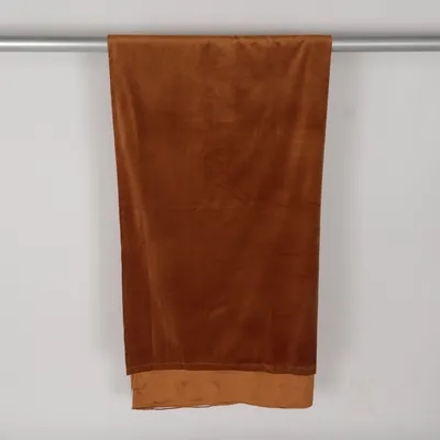 Gardin med rynkebånd (Brun) fra Ellos Home Genanvendt polyester