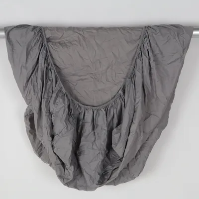 Fitted sheet (Gray) from Amazon Basics Cotton