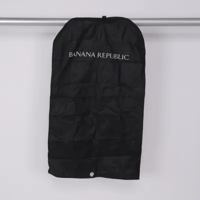 Resegarderob (Svart) från Banana Republic