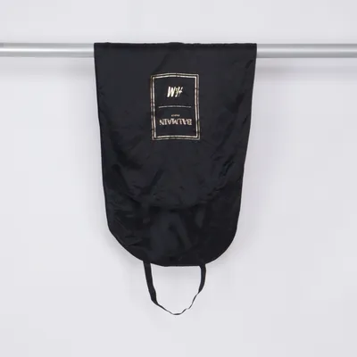 Resegarderob (Svart) från Balmain x H&M