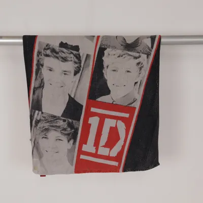 Bath towel (Gray, Red, Black) from One Direction Cotton