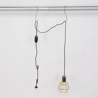 Fönsterlampa (Guldfärgad) från Relco