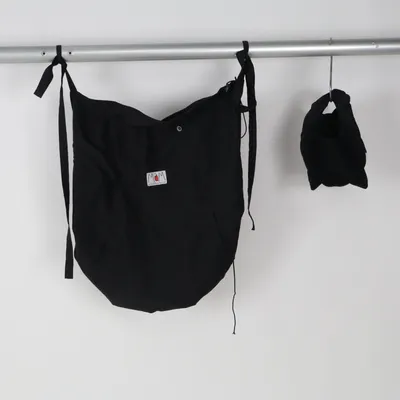 Porte-bébé (Noir) de MAM