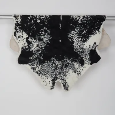Cowhide rug (Black, White)