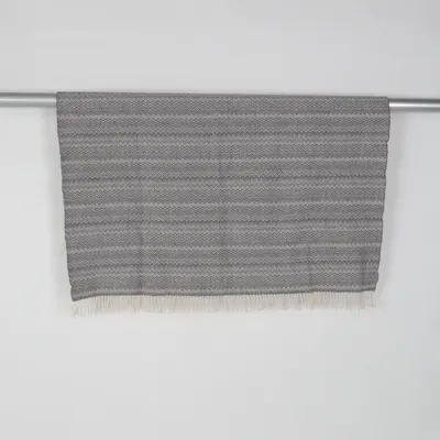 Filt (Grå, Vit) från Ylleverket Ull