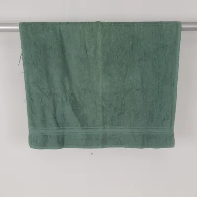 Bath towel (Green) from Sir Henry Cotton