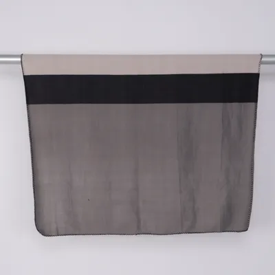 Filt (Grå, Svart) från Kosta Linnewäfveri Återvunnen polyester