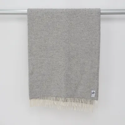 Plaid (Gray, Pink) from Klippan Wool