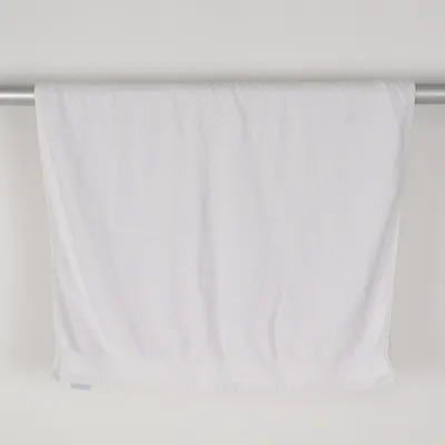Bath towel (White) from Sir Henry Cotton