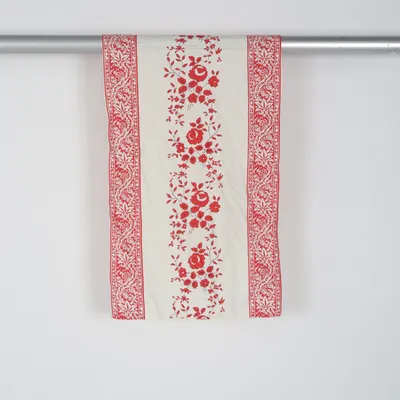 Löpare (Röd, Vit) från Indiska Bomull