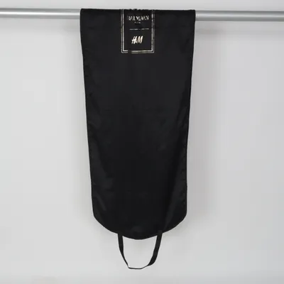 Resegarderob (Svart) från Balmain x H&M