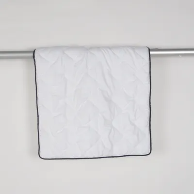 Täcke (Vit) från Dacron Polyester