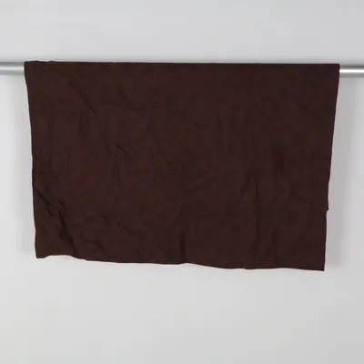 Dug (hemtex tablecloth · espresso brown table linen · dark brown tablecloth · subtle floral pattern · elegant table setting · minimalist home decor · scandinavian home style · moody table aesthetic · cozy dining decor · neutral home textile · autumn table decor · timeless table linen) fra Hemtex Bomuld, Linned