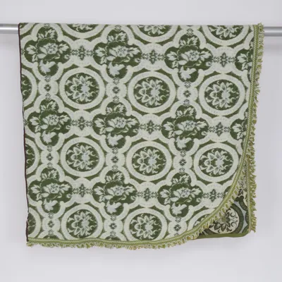 Short pile rug (White, Green)