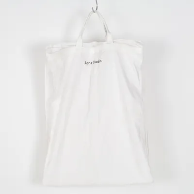 Resegarderob (Vit) från Acne Studios