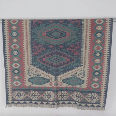 Röllakan rug (Blue, Beige, Red)