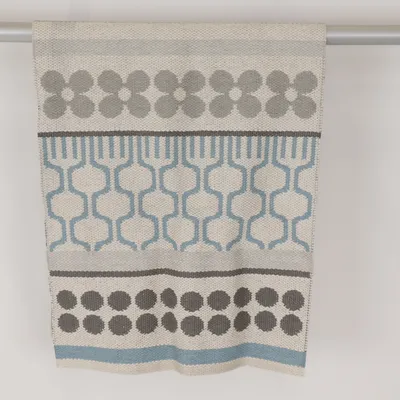 Tapis tissé (Beige, Gris, Bleu) de Pappelina