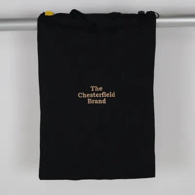 Resegarderob (Svart) från The Chesterfield Brand