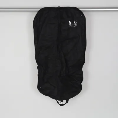 Resegarderob (Svart) från Boss