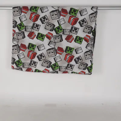 Duvet cover (White, Green, Red) from Minecraft