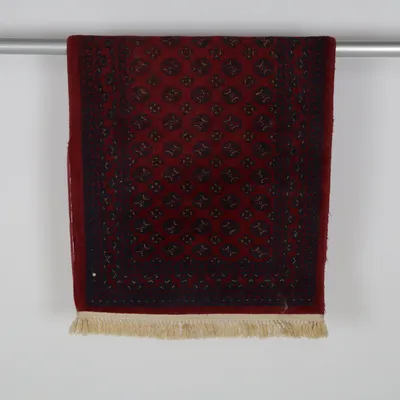 Äkta matta (Röd, Beige, Svart) från Matt-Tema