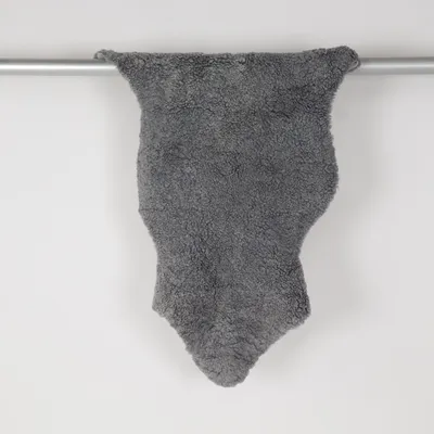 Fåreskin (Grå) fra Åhléns Læder