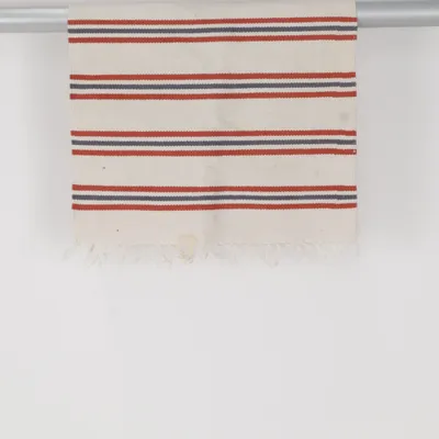 Röllakan kleed (Wit, Rood, Grijs)