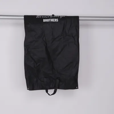 Resegarderob (Svart) från Brothers