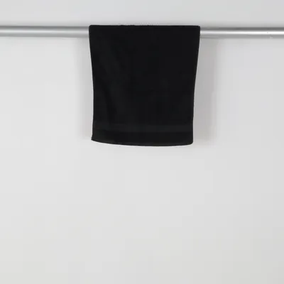 Bath towel (Black) from Amazon Basics Cotton