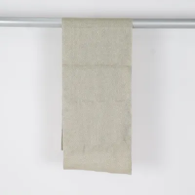 Table runner (Rutig strandråg, oliv) from Växbo Lin Linen