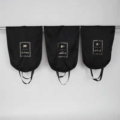Kledinghoes (Zwart) van Balmain x H&M