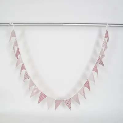 Inredningsdetalj (Röd, Vit) från Nyblom Kollén