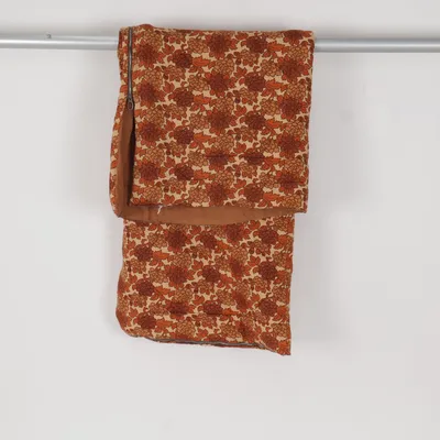 Sovepose (Brun, Beige, Orange)