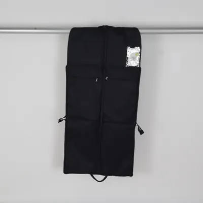 Resegarderob (Svart) från Suitsupply