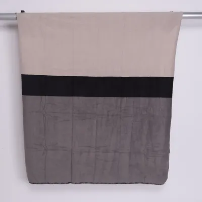 Filt (C536288) från Kosta Linnewäfveri Återvunnen polyester