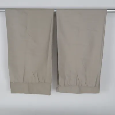 Gordijn aan roede (Beige) van Jotex Polyester