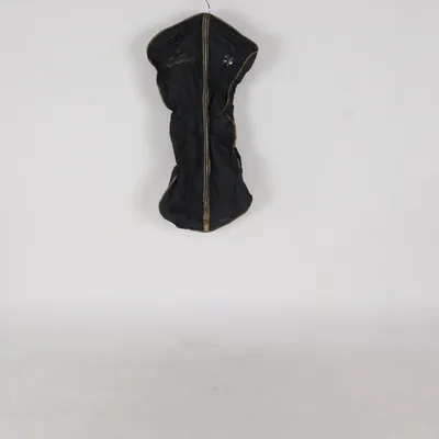Kledinghoes (Zwart, Beige) van Eric Skoglund